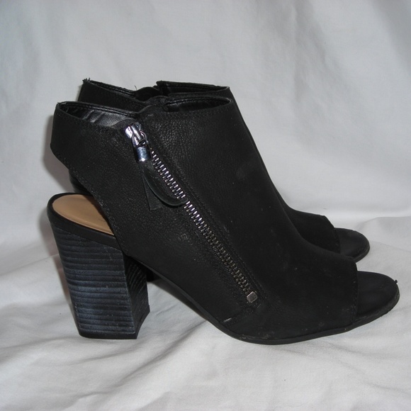 Franco Sarto Knox Black Cutout Bootie  Size 8.5 - Picture 3 of 12